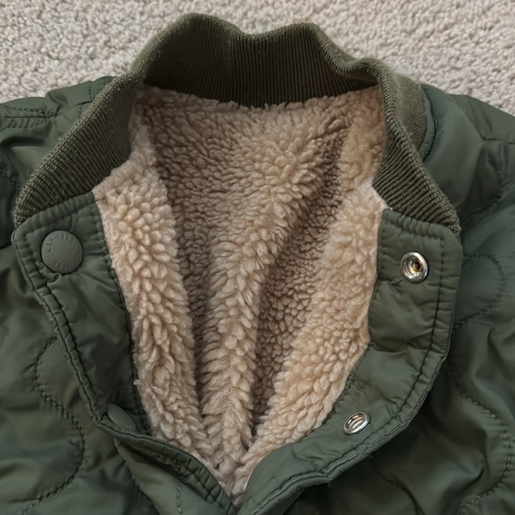 Baby Gap Reversible Army Green Quilted Sherpa Jacket in Size 4T - Picture 3 of 3